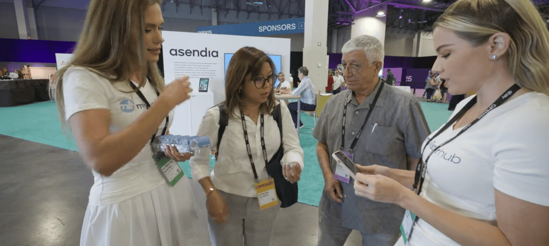 MyListerHub representatives assisting eBay sellers during eBay Open 2025 in Las Vegas